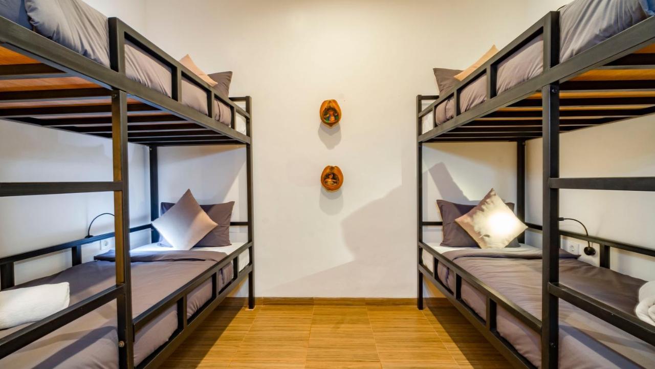 Aura Dormitory House Ubud Bagian luar foto