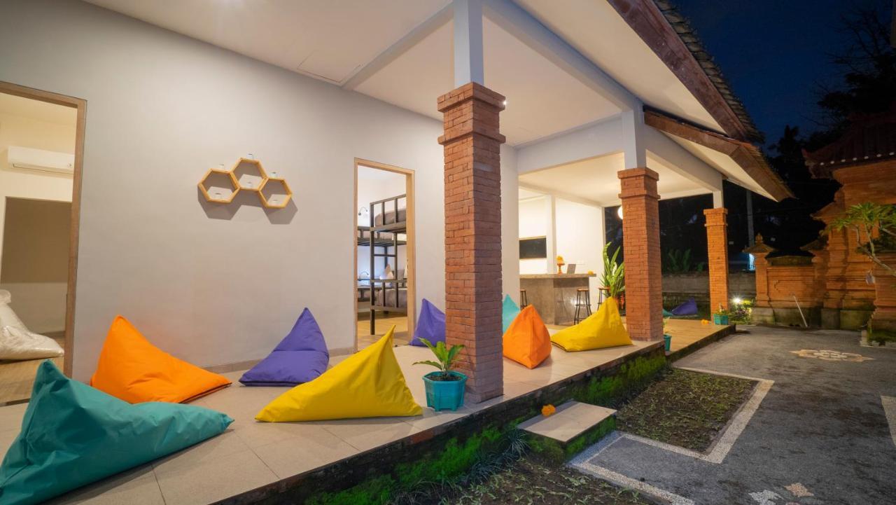 Aura Dormitory House Ubud Bagian luar foto